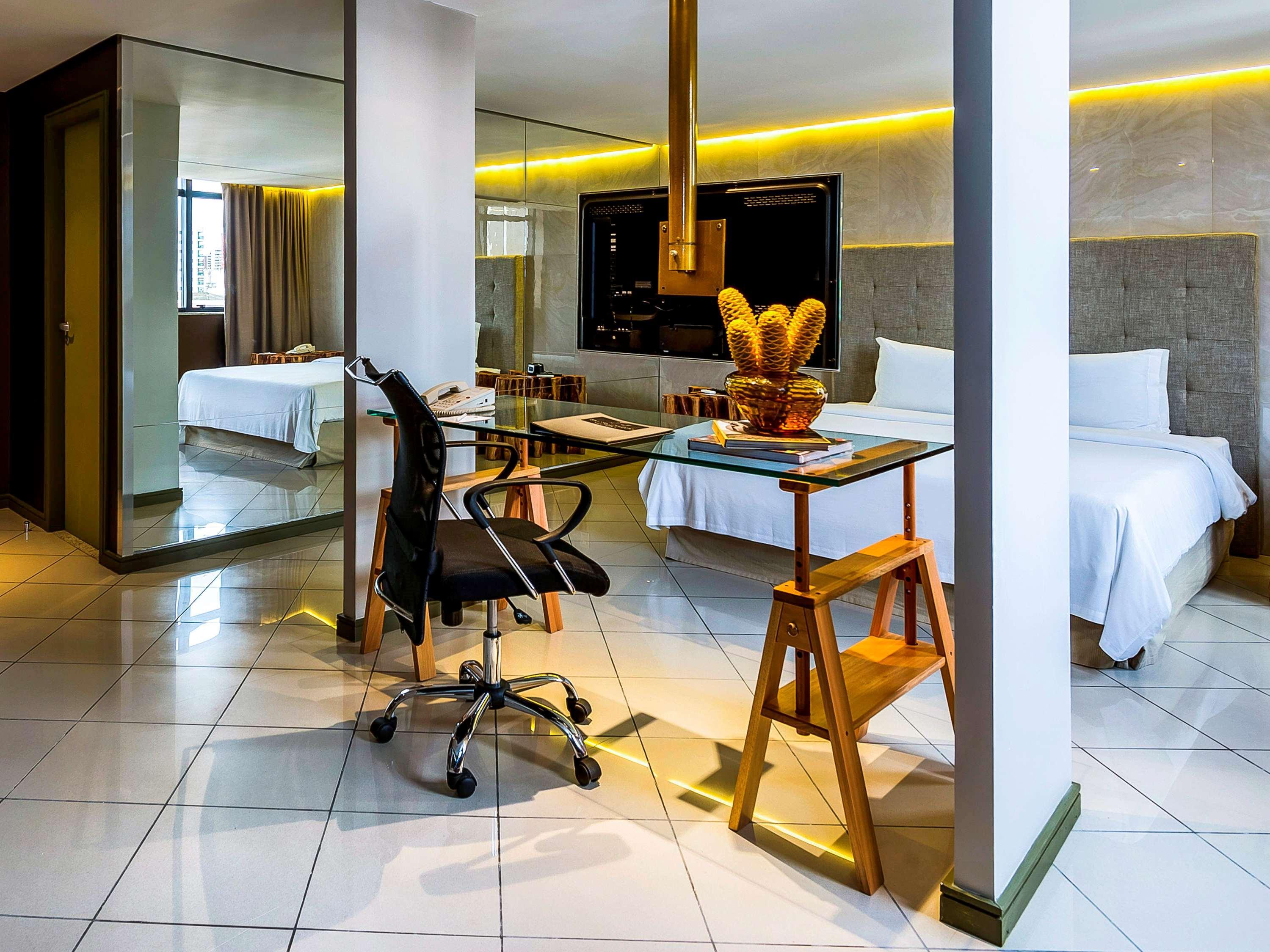 Gr& Mercure